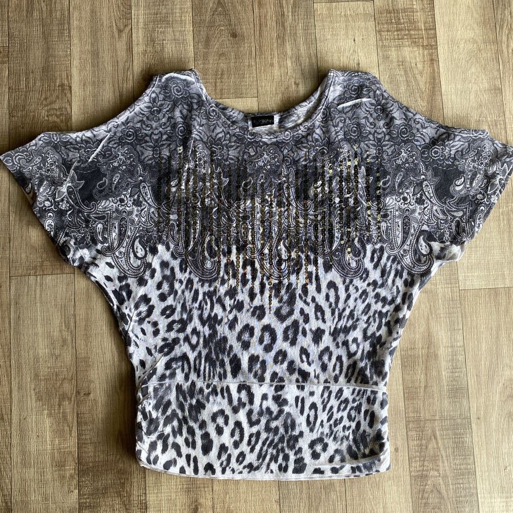 Womens Daytrip Y2K Gray Cold Shoulder Cheetah Print  Sequined T-Shirt Size L